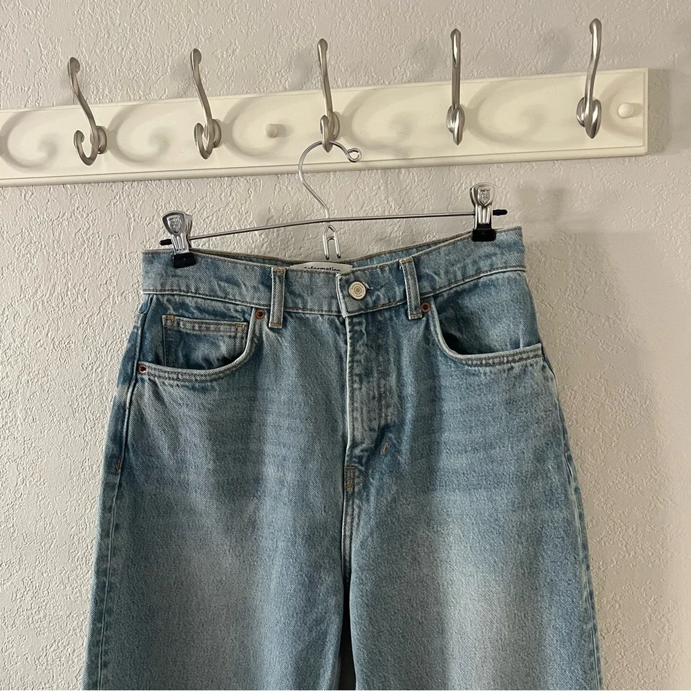 Reformation Wilder High Rise Wide Leg Cropped Jeans in Dillon Wash - Picture 4 of 10